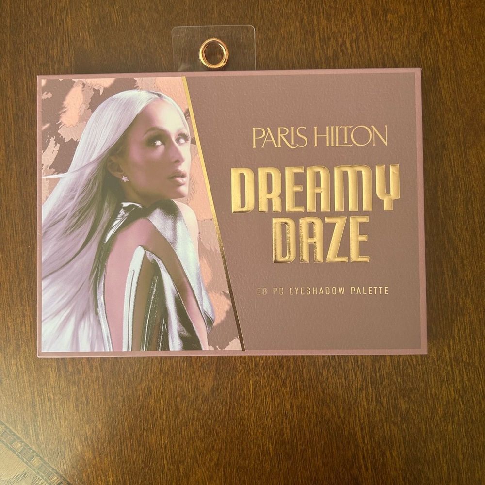 Paris Hilton Dreamy Daze 28 PC Eyeshadow Palette